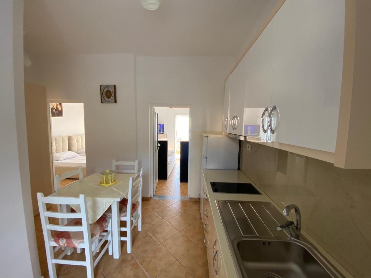 Wave N' Sea Apartments Himare Exterior foto