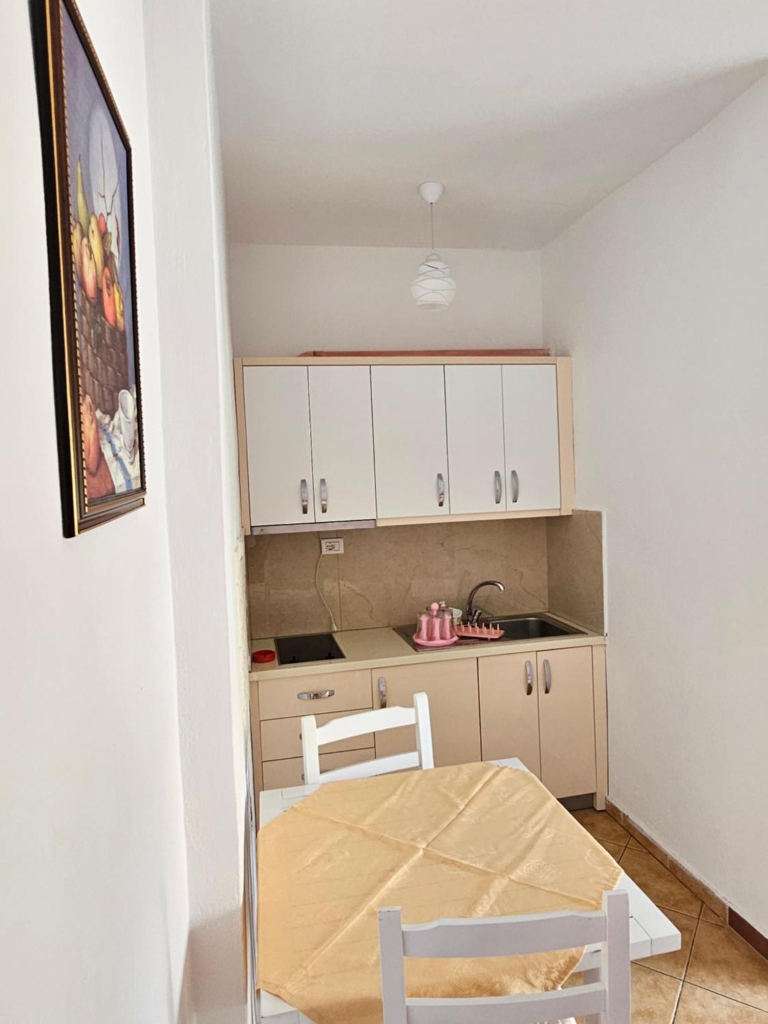 Wave N' Sea Apartments Himare Cameră foto